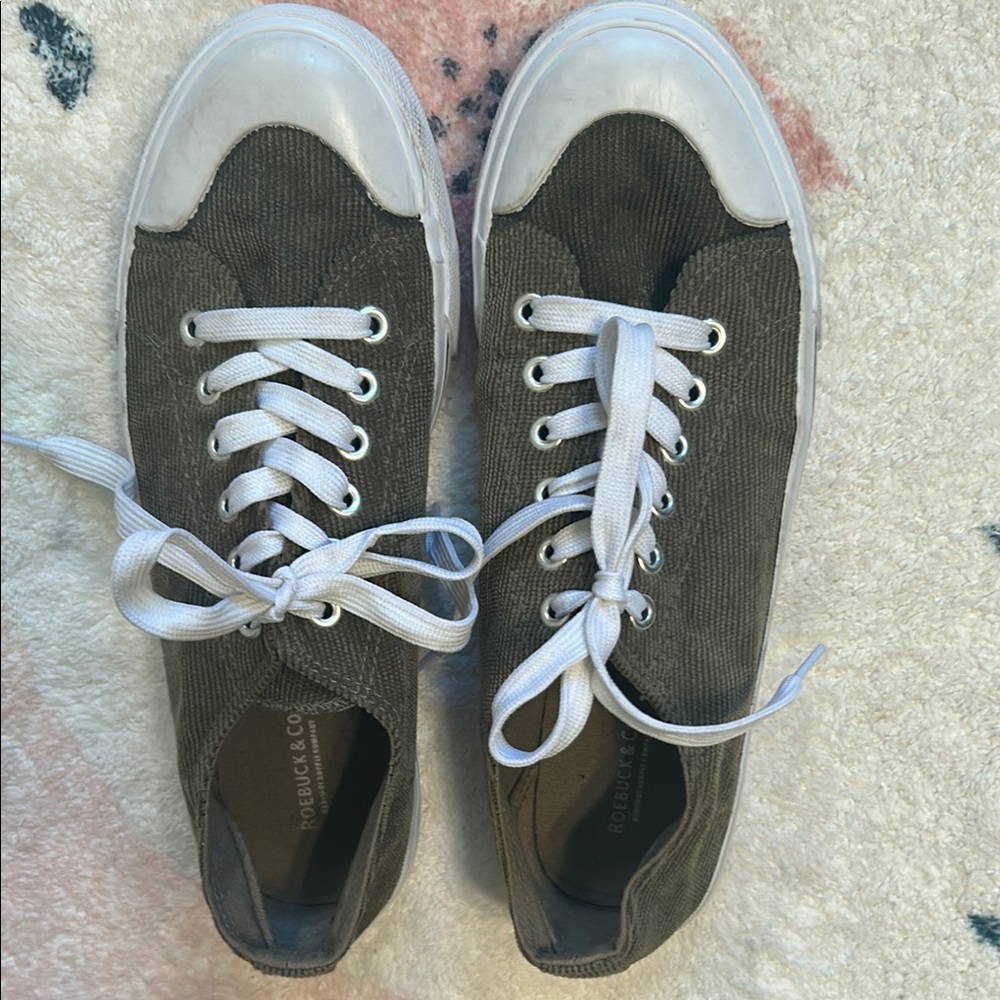 Women’s Green and White Low-Top Canvas Sneakers